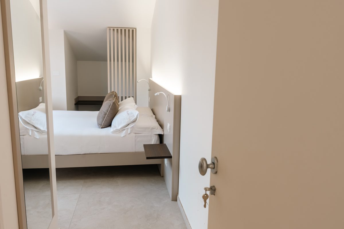 Camera Nerello — bagno e dettagli