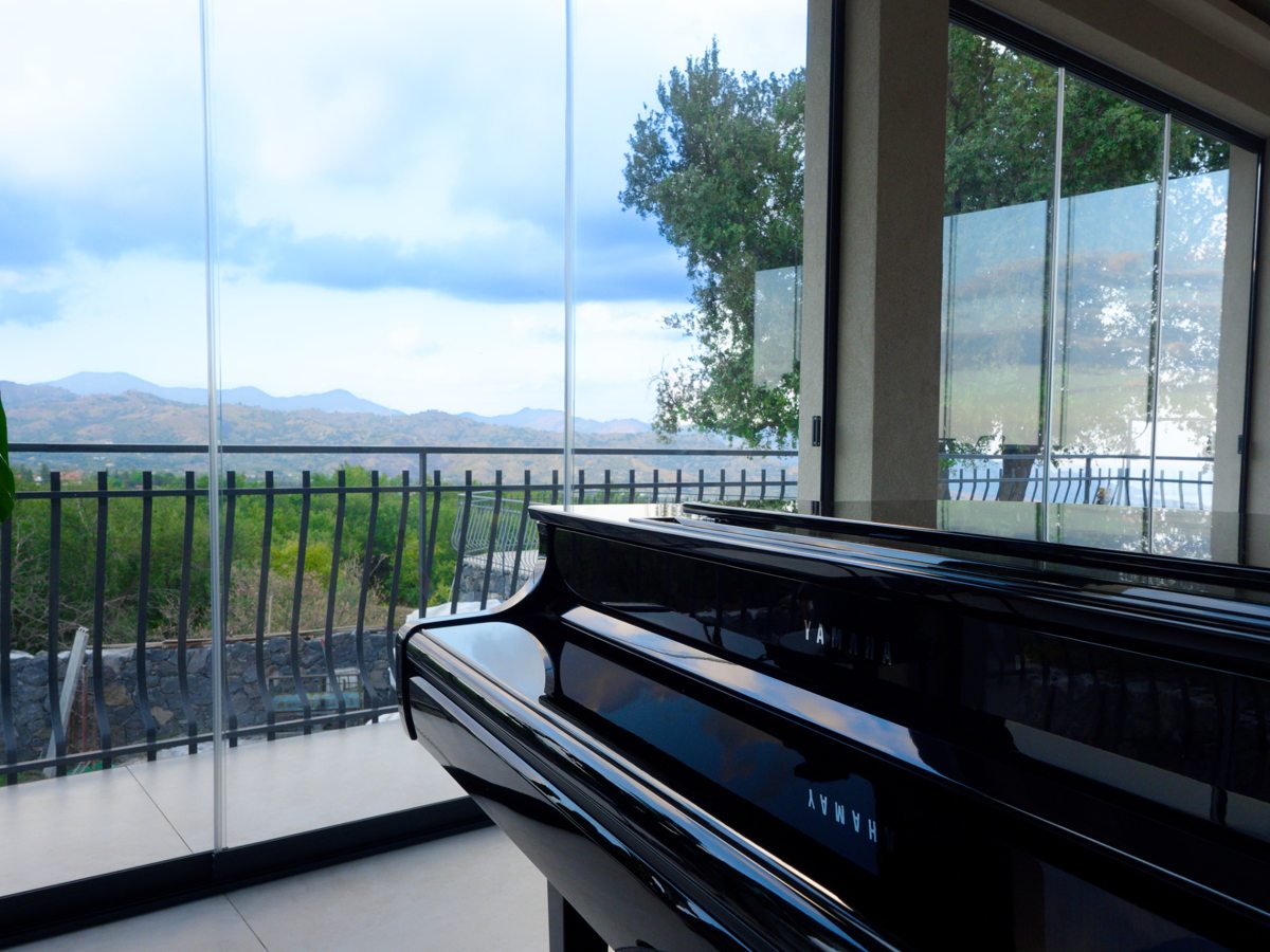 The winter garden piano overlooking the landscape